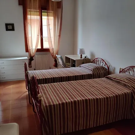 Lively And Bright Flat In * Caorle